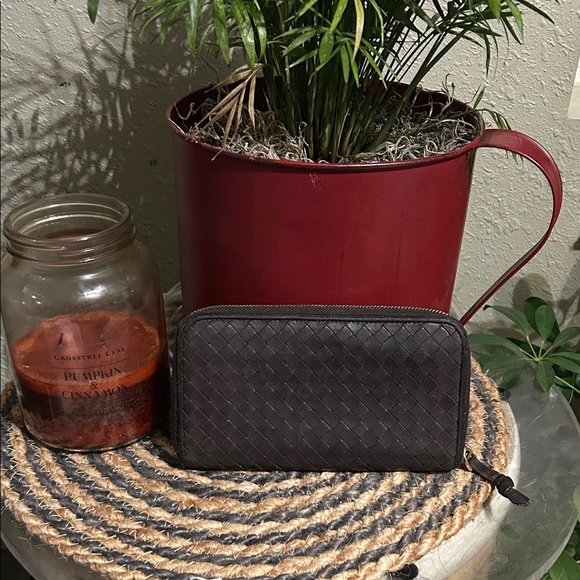 Bottega Veneta Dark Brown Woven Wallet - Picture 2 of 11
